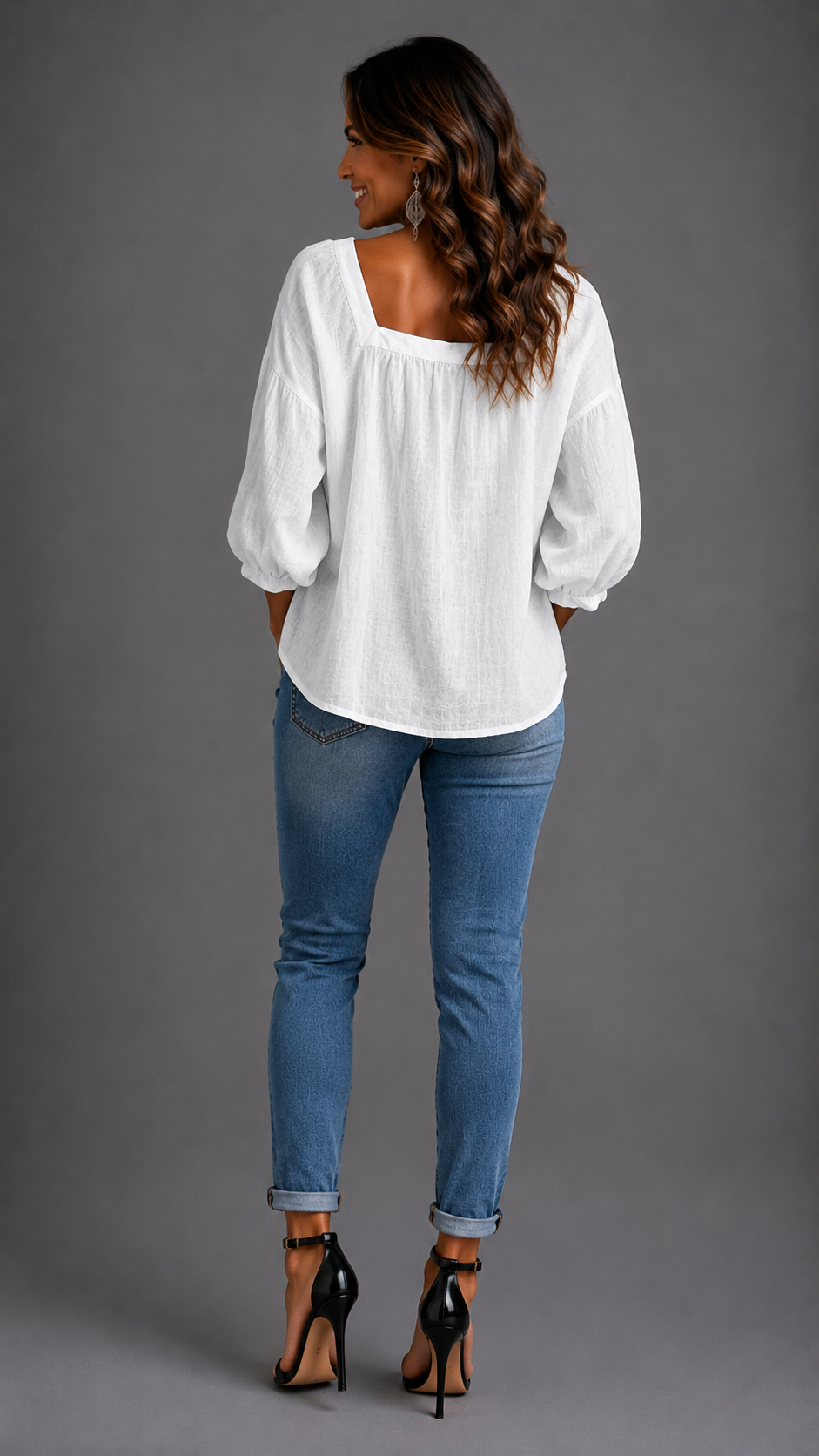 Amelia | Chemisier simple à encolure carrée et manches longues