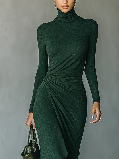 Lenora ∙ Robe midi portefeuille asymétrique plissée à col montant – Vert foncé