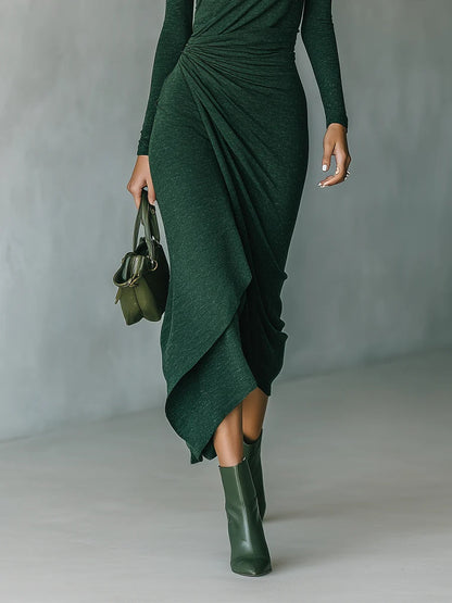 Lenora ∙ Robe midi portefeuille asymétrique plissée à col montant – Vert foncé